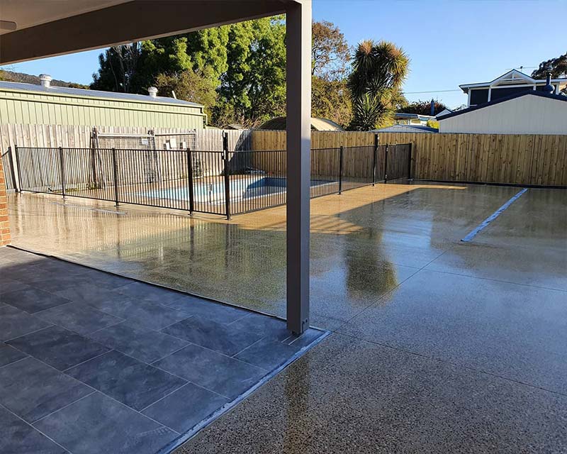 Epoxy flake flooring